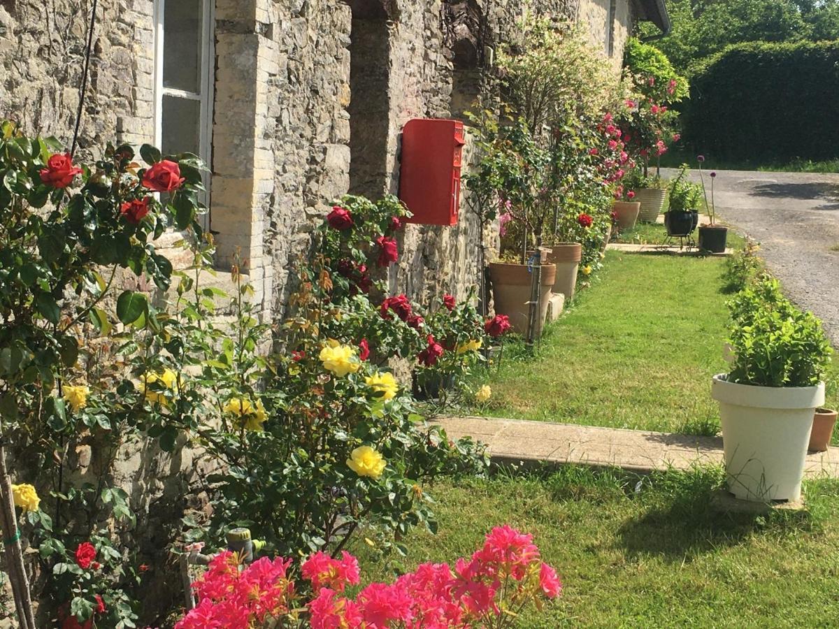 Chez Thomas 7 Route Du Monde Ancien Bed & Breakfast Saint-Georges-D'Aunay Dış mekan fotoğraf