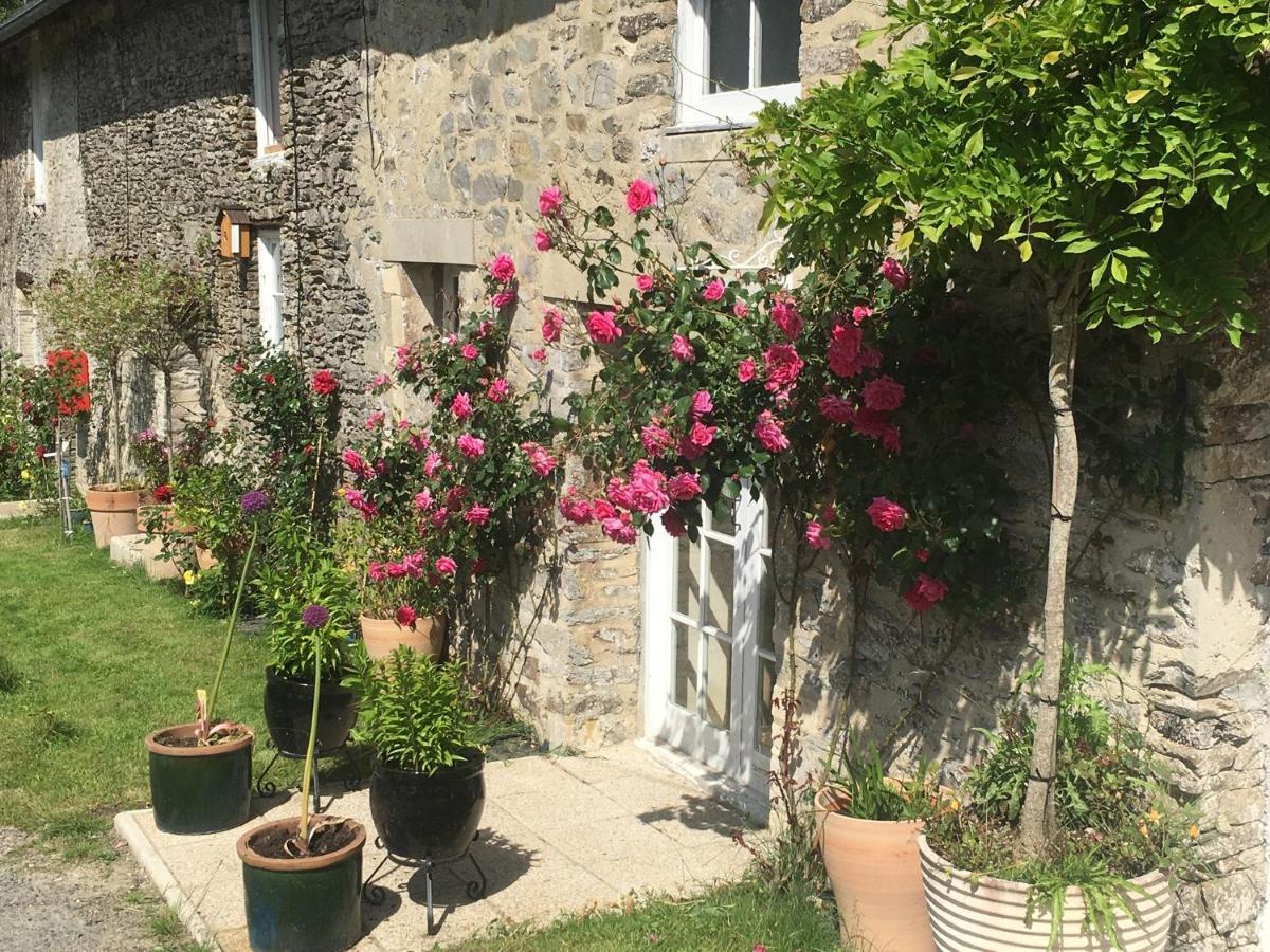 Chez Thomas 7 Route Du Monde Ancien Bed & Breakfast Saint-Georges-D'Aunay Dış mekan fotoğraf